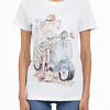 SETTEPUNTOZERO T-shirt | woman on a vespa