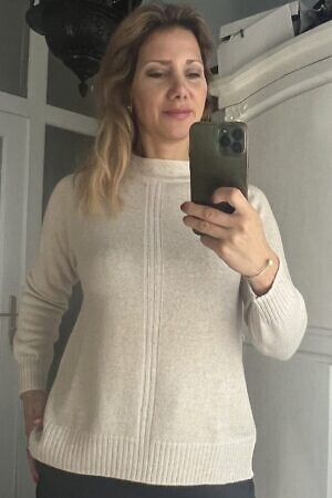 CINZIACALDI | Warmer cremeweisser Pullover aus Merinostrick mit langen Ärmeln und Rollkragen